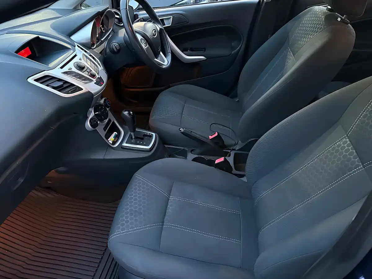 Used 2012 Ford Fiesta Zetec Blue - Interior and Exterior details 11