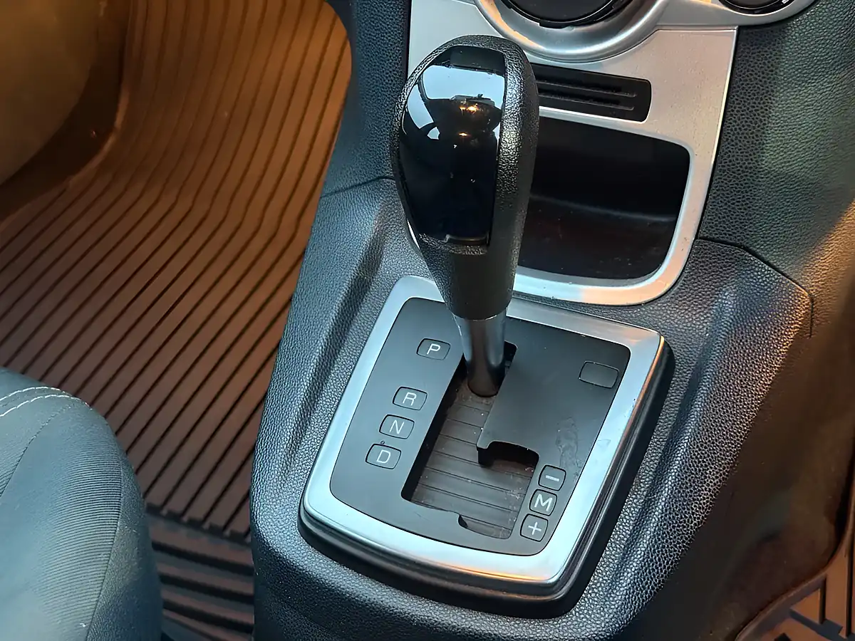 Used 2012 Ford Fiesta Zetec Blue - Interior and Exterior details 17