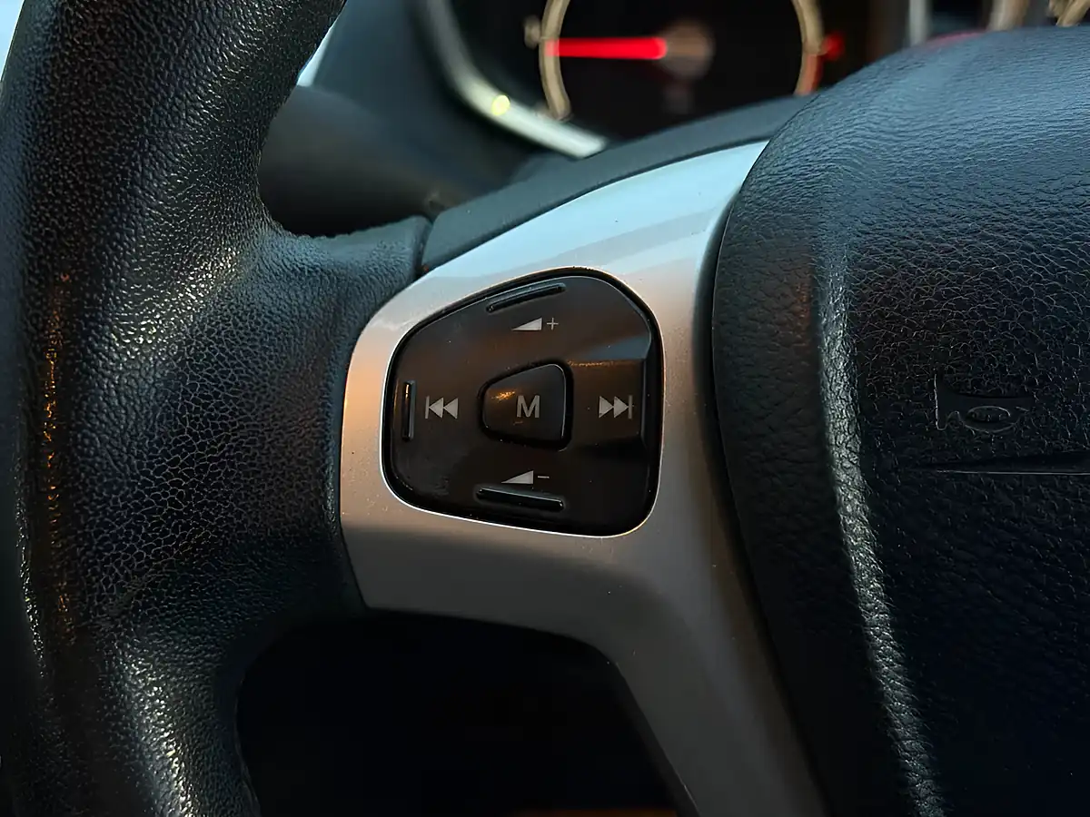 Used 2012 Ford Fiesta Zetec Blue - Interior and Exterior details 18