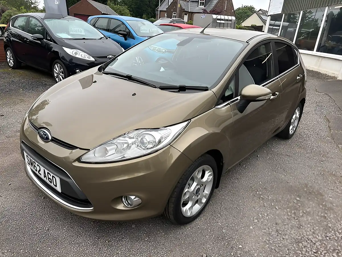 Used 2012 Ford Fiesta Zetec Brown - Interior and Exterior details 4