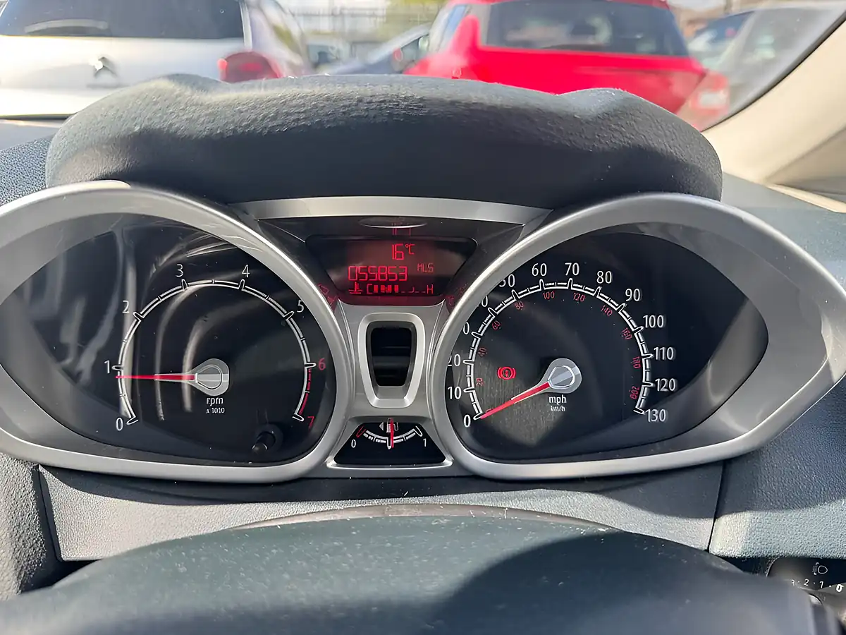 Used 2012 Ford Fiesta Zetec Edition Silver - Interior and Exterior details 7