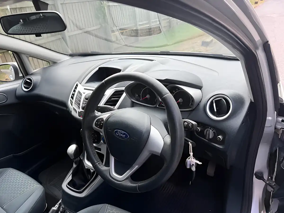 Used 2012 Ford Fiesta Zetec Moondust Silver - Interior and Exterior details 13