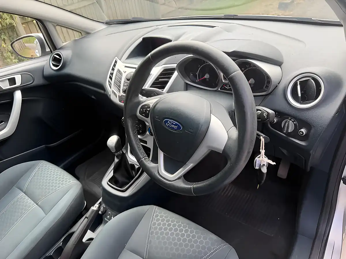 Used 2012 Ford Fiesta Zetec Moondust Silver - Interior and Exterior details 14