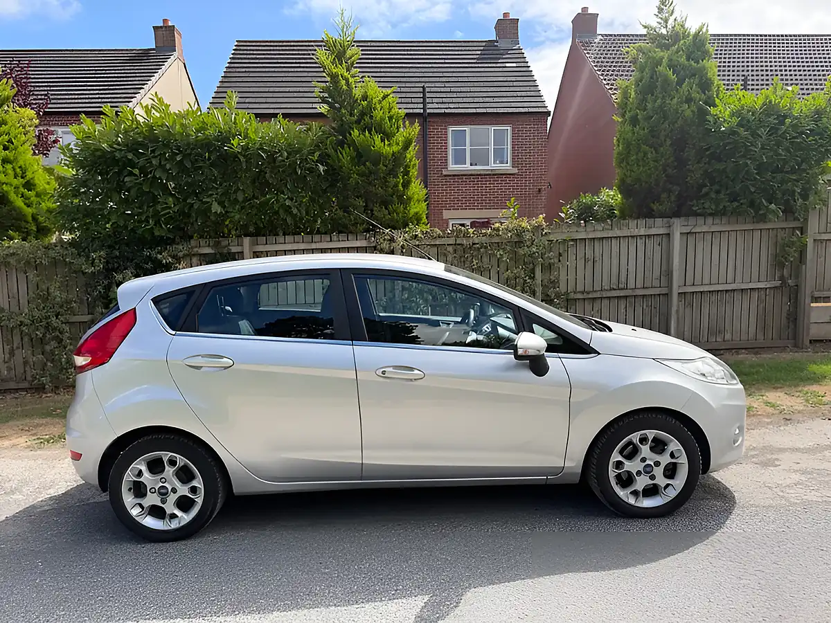 Used 2012 Ford Fiesta Zetec Moondust Silver - Interior and Exterior details 6