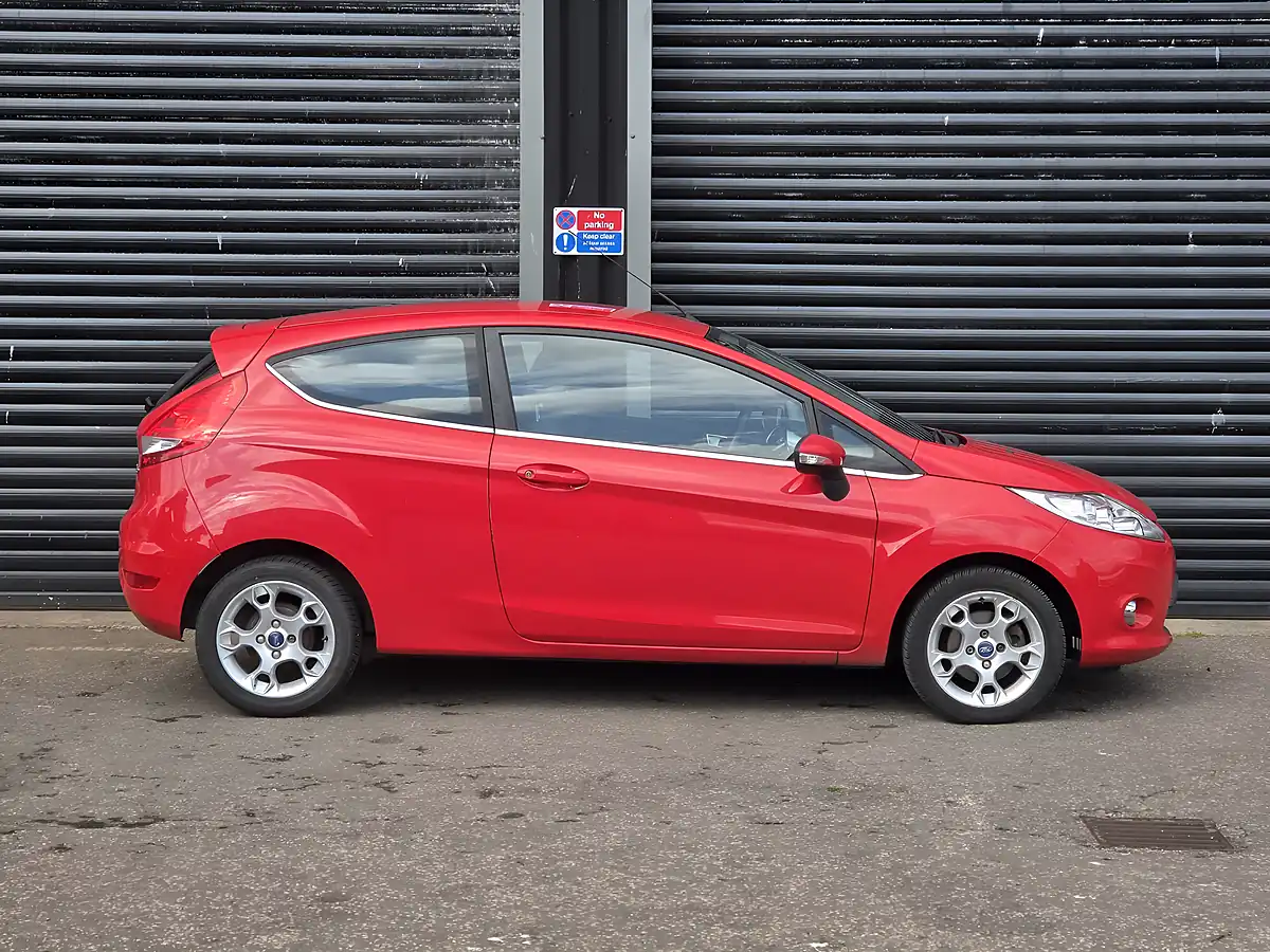 Used 2012 Ford Fiesta Zetec Red - Interior and Exterior details 10