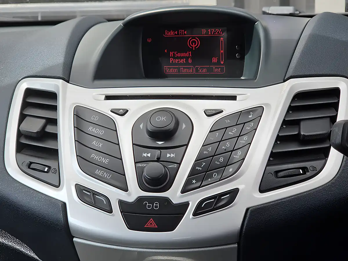 Used 2012 Ford Fiesta Zetec Red - Interior and Exterior details 7