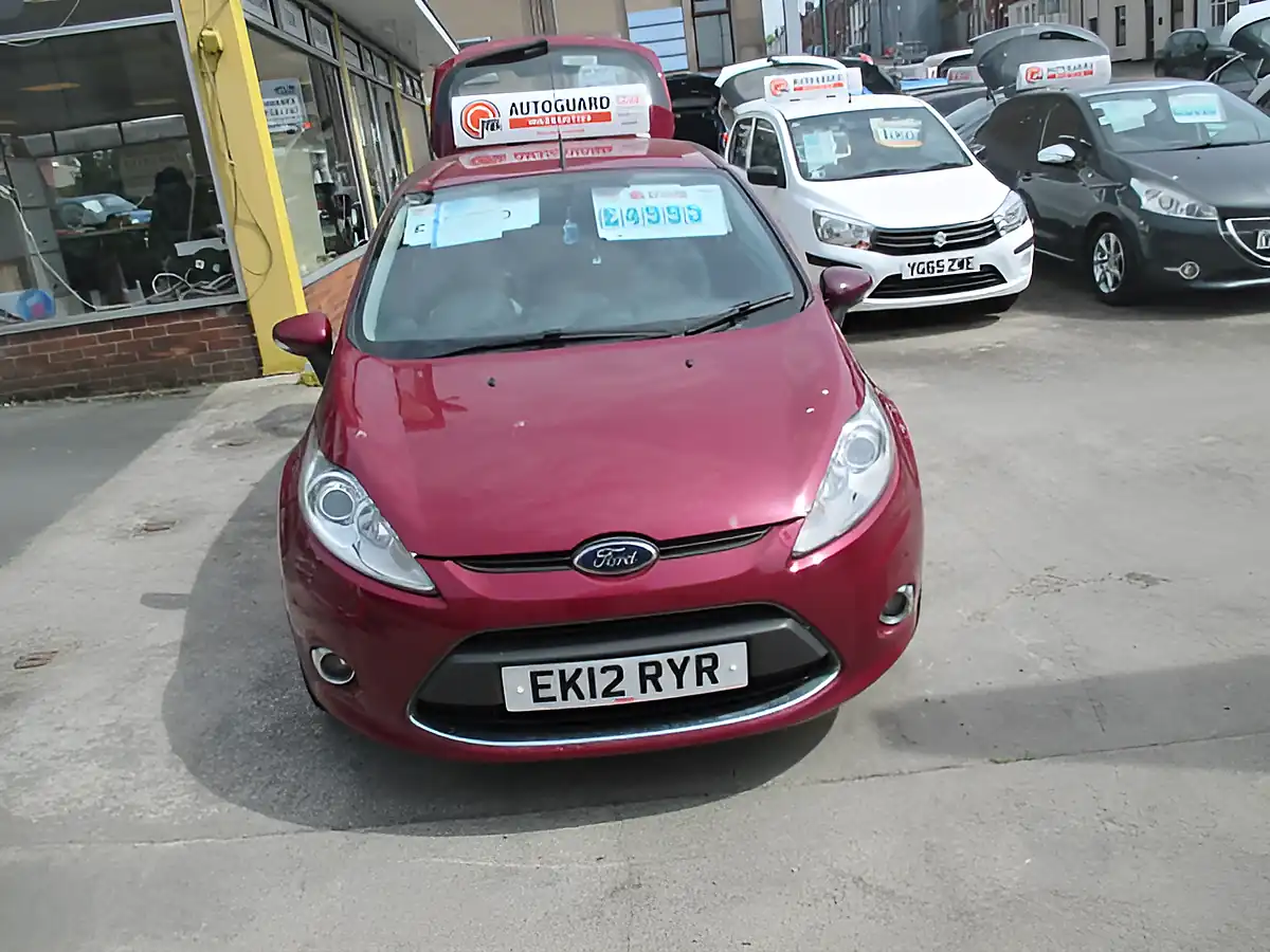 Used 2012 Ford Fiesta Zetec Red - Front View