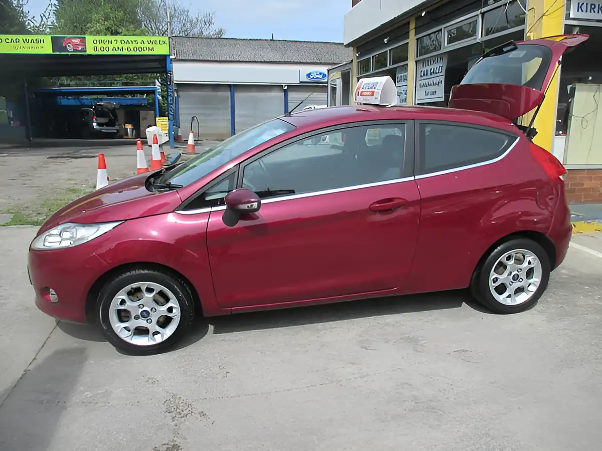 Used 2012 Ford Fiesta Zetec Red - Interior and Exterior details 3