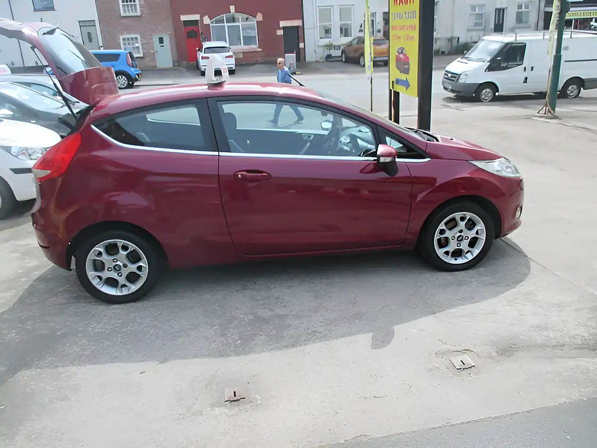 Used 2012 Ford Fiesta Zetec Red - Interior and Exterior details 5