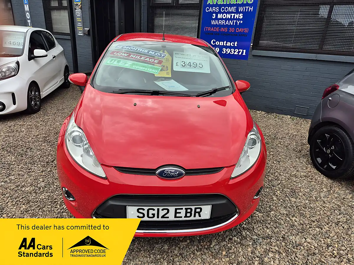 Used 2012 Ford Fiesta Zetec Red - Front View