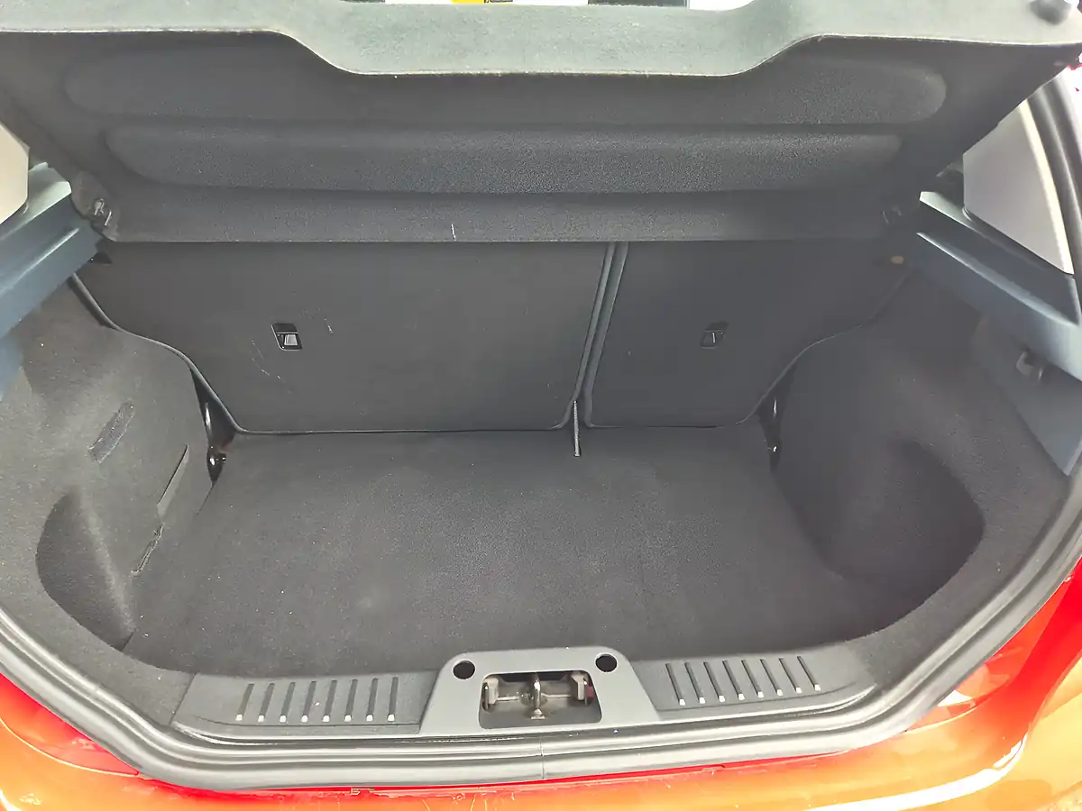 Used 2012 Ford Fiesta Zetec Red - Interior and Exterior details 18