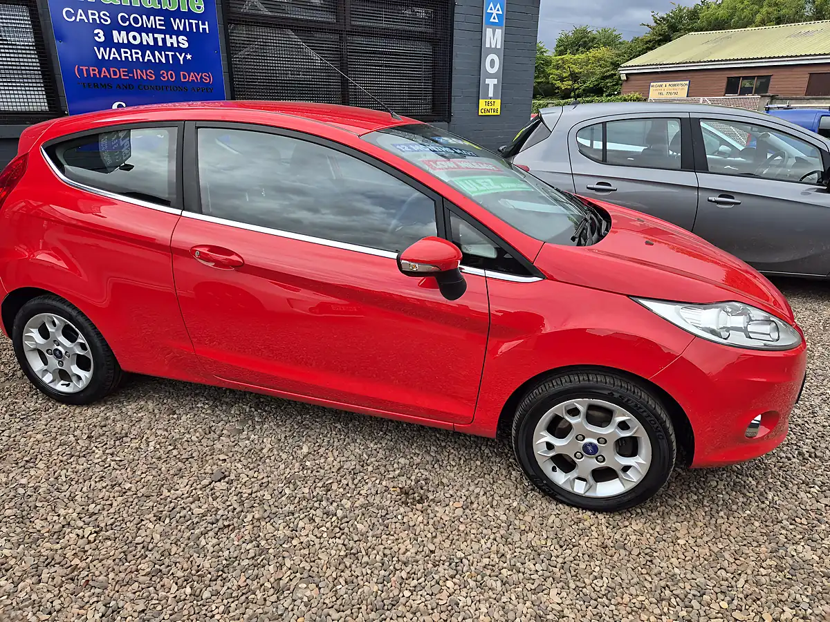 Used 2012 Ford Fiesta Zetec Red - Interior and Exterior details 3