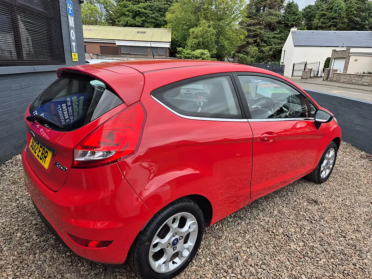 Used 2012 Ford Fiesta Zetec Red - Interior and Exterior details 6