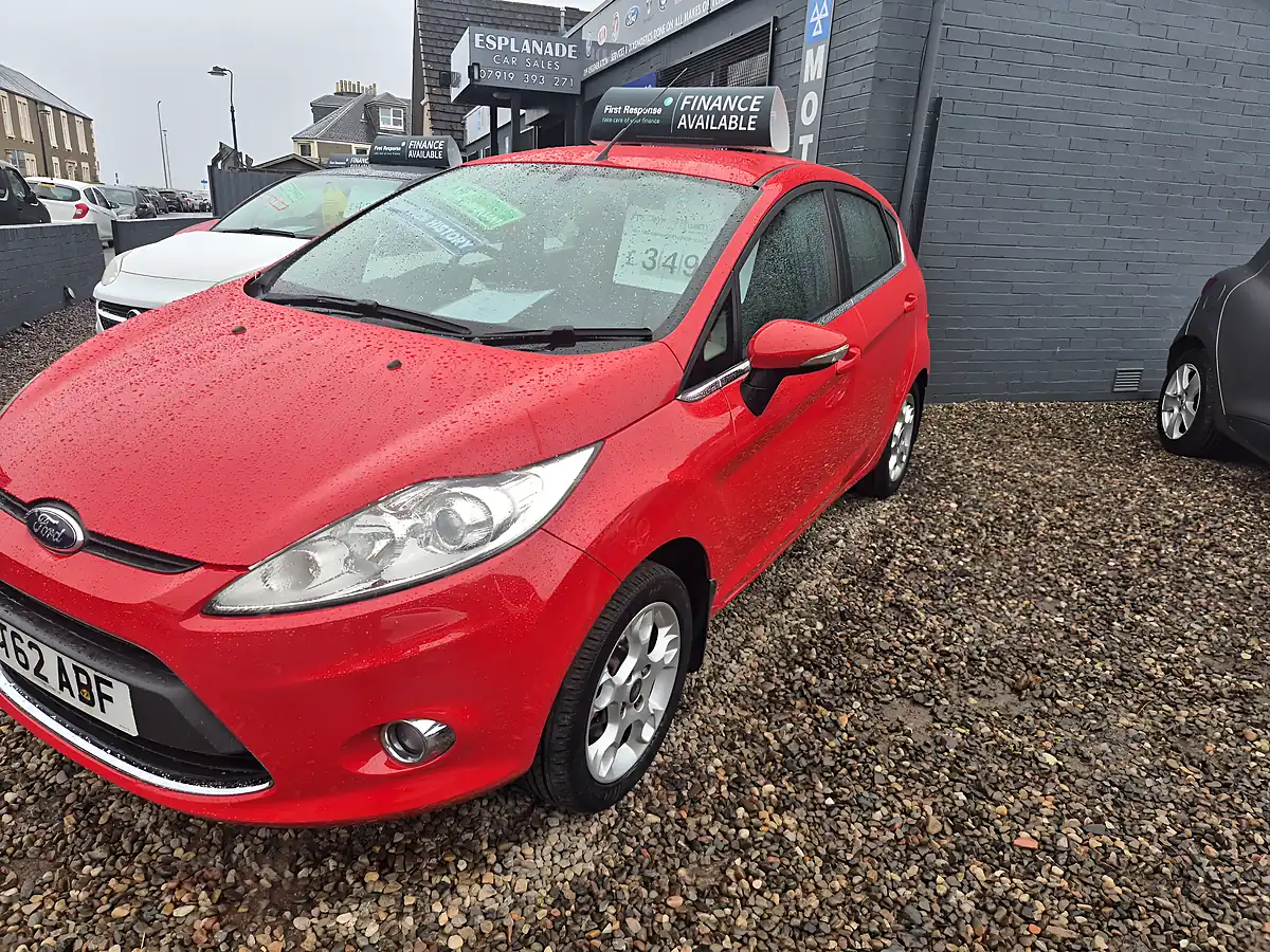 Used 2012 Ford Fiesta Zetec Red - Interior and Exterior details 4