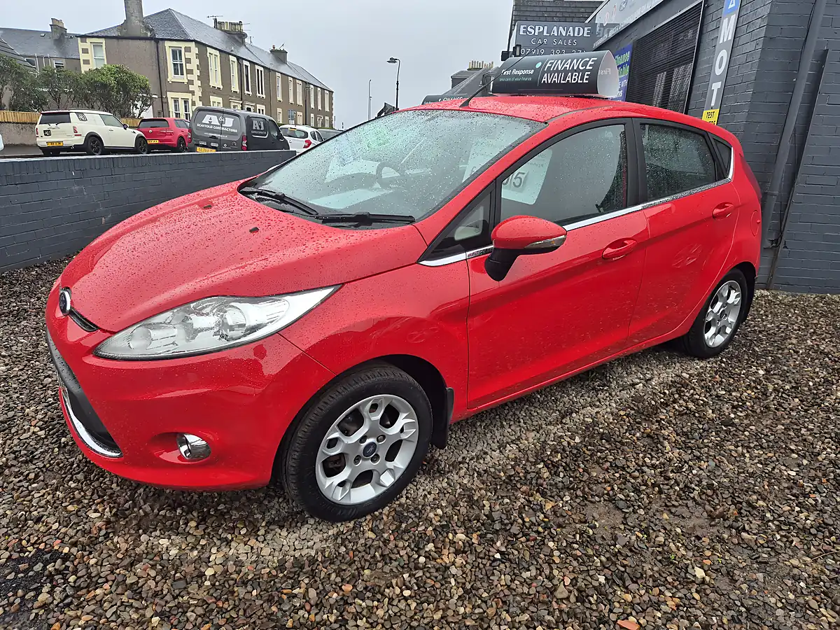 Used 2012 Ford Fiesta Zetec Red - Interior and Exterior details 5