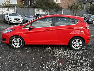 Used 2012 Ford Fiesta Zetec Red - Interior and Exterior details 4