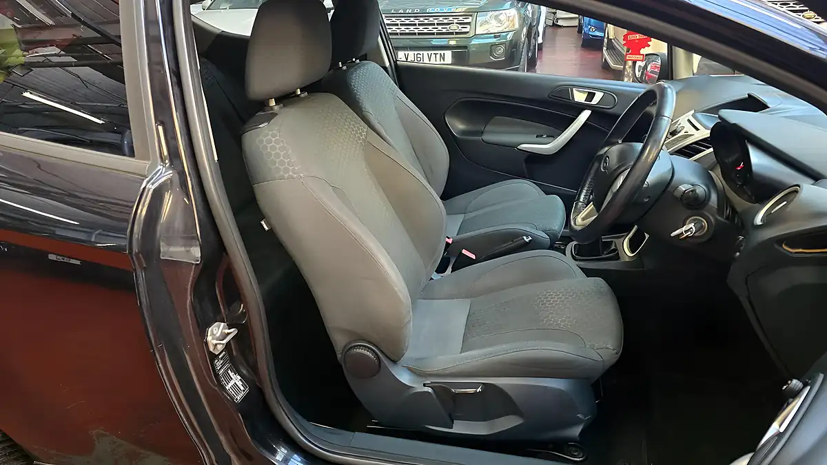 Used 2012 Ford Fiesta Zetec S Black - Interior and Exterior details 12