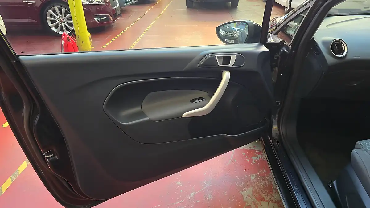 Used 2012 Ford Fiesta Zetec S Black - Interior and Exterior details 13
