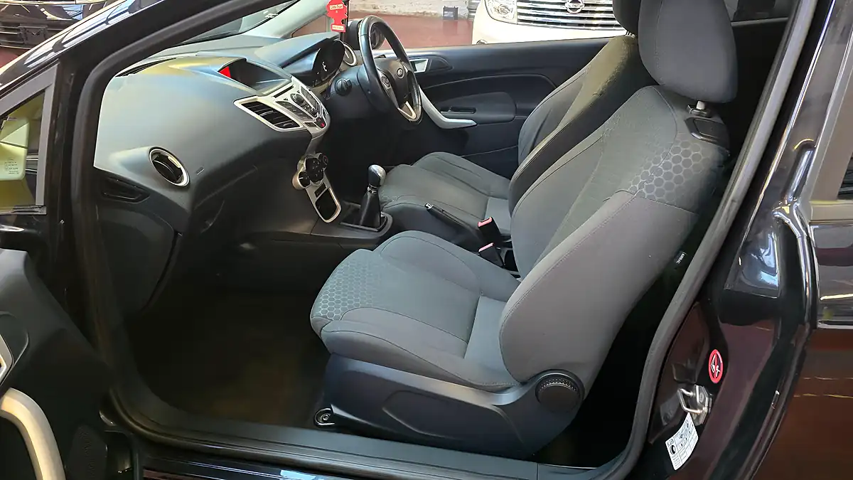 Used 2012 Ford Fiesta Zetec S Black - Interior and Exterior details 6