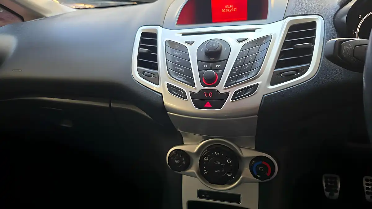 Used 2012 Ford Fiesta Zetec S Black - Interior and Exterior details 9