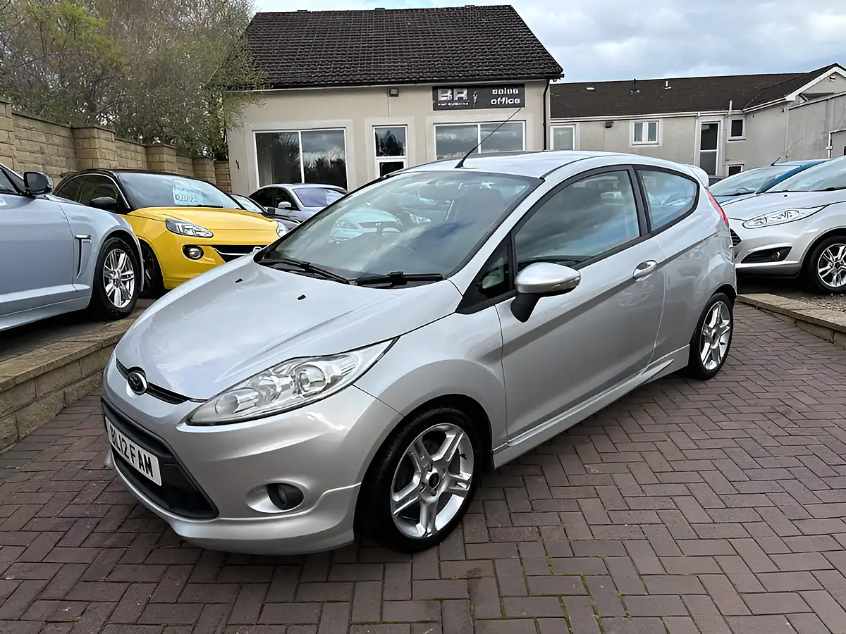 Used 2012 Ford Fiesta Zetec S Moondust Silver - Front View