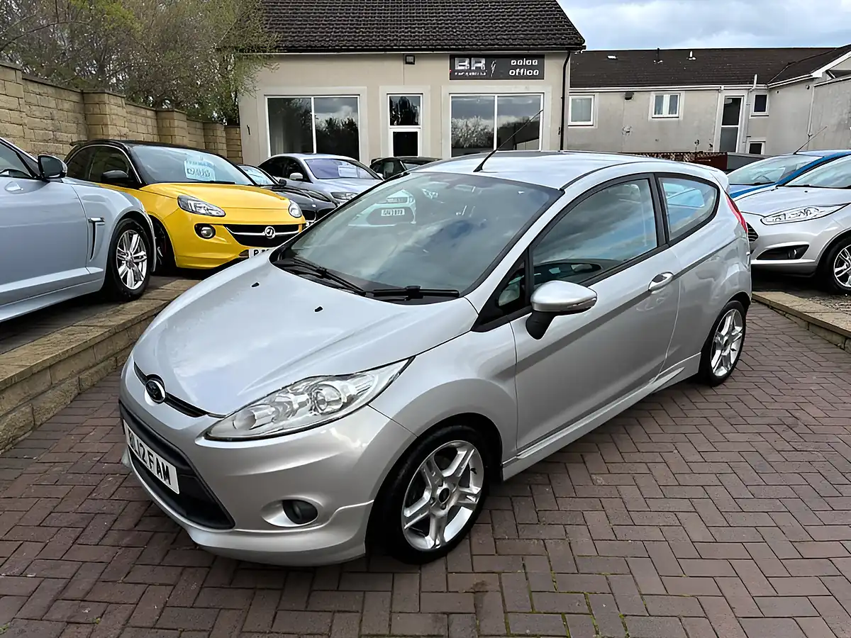 Used 2012 Ford Fiesta Zetec S Moondust Silver - Interior and Exterior details 2