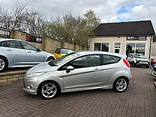 Used 2012 Ford Fiesta Zetec S Moondust Silver - Interior and Exterior details 7