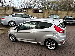 Used 2012 Ford Fiesta Zetec S Moondust Silver - Interior and Exterior details 9