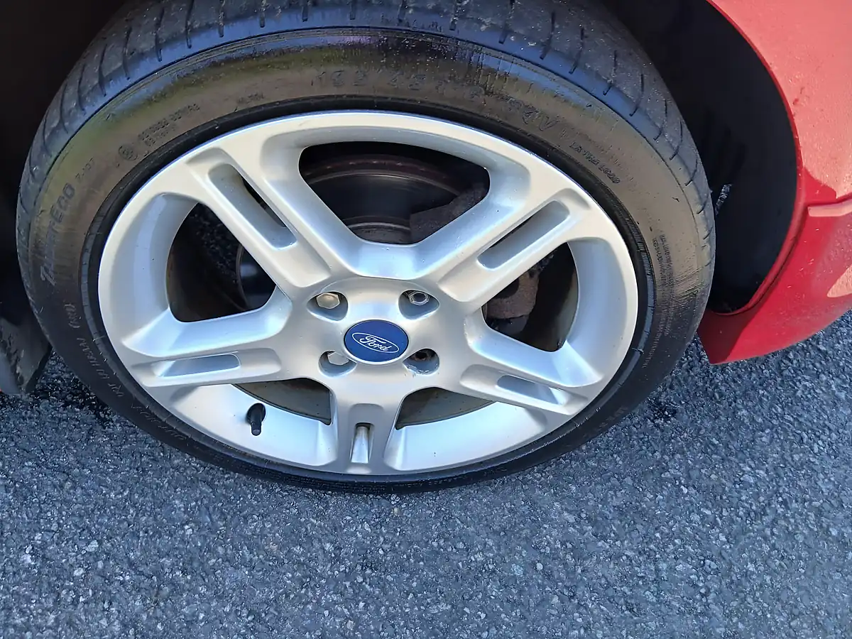 Used 2012 Ford Fiesta Zetec S Red - Interior and Exterior details 11