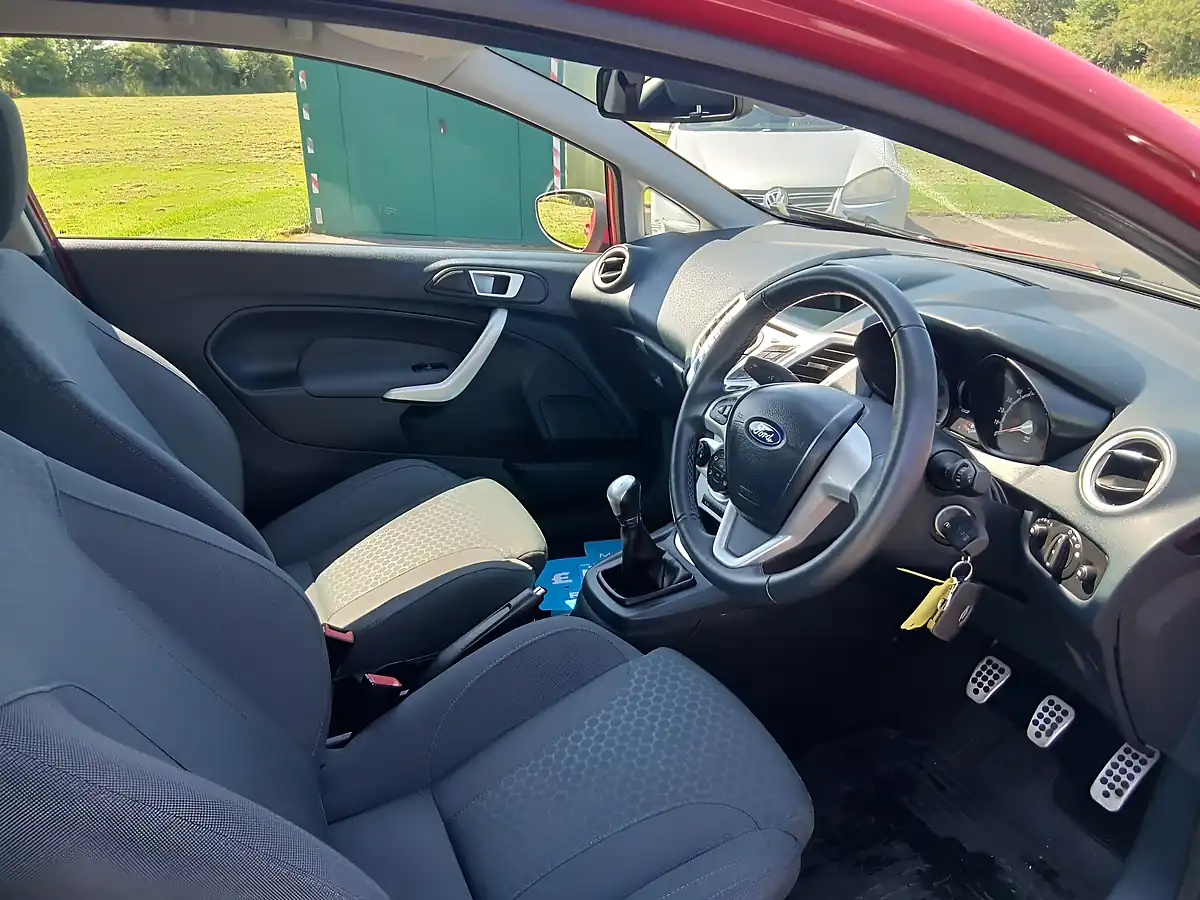 Used 2012 Ford Fiesta Zetec S Red - Interior and Exterior details 14