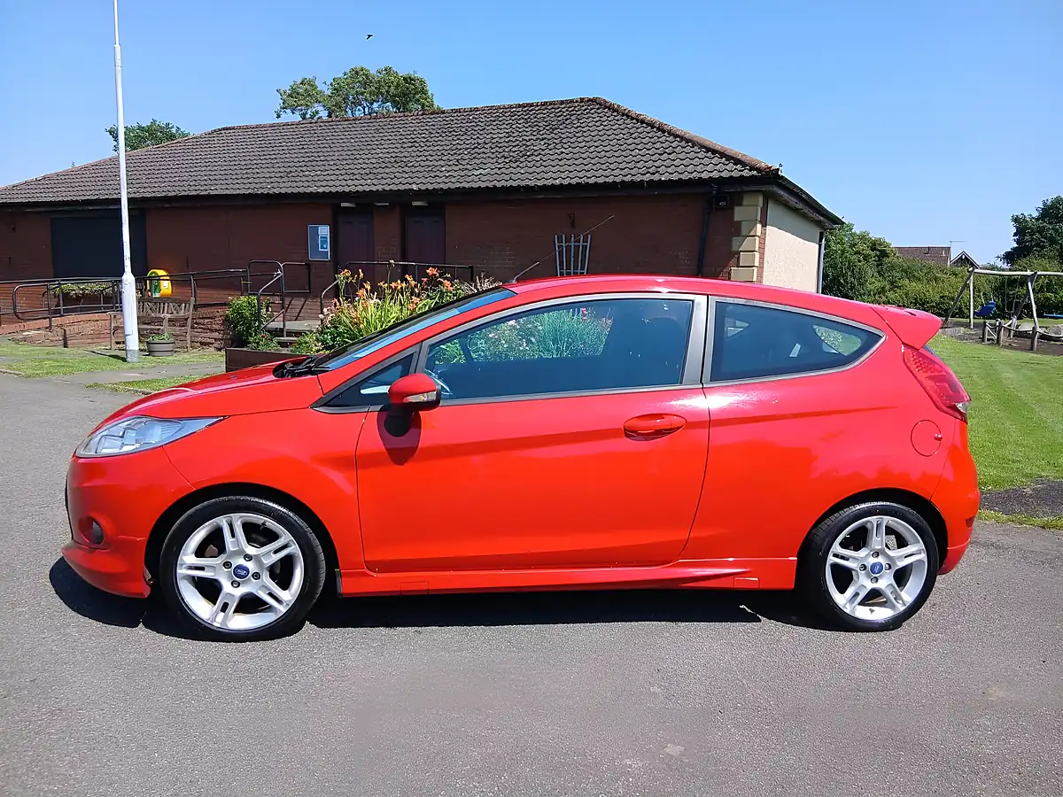 Used 2012 Ford Fiesta Zetec S Red - Interior and Exterior details 3