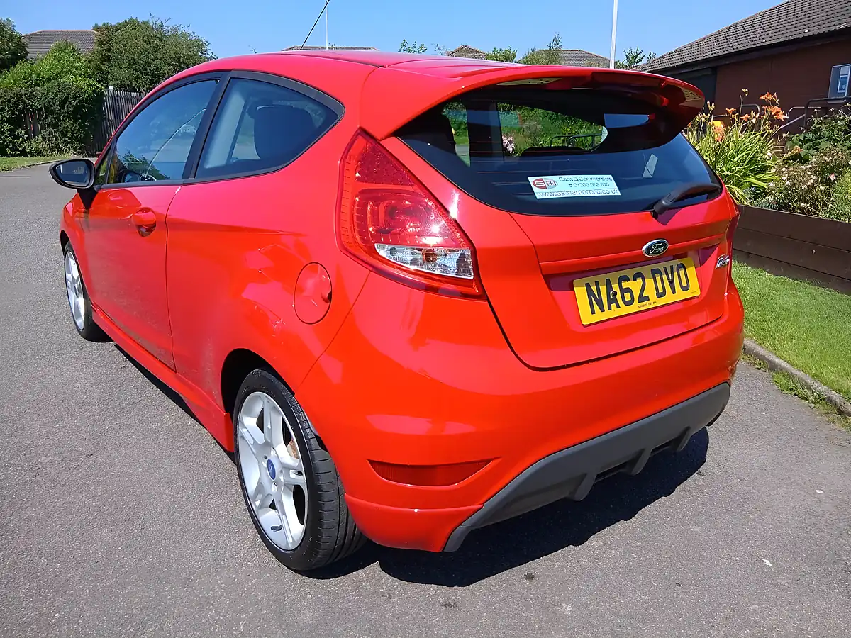 Used 2012 Ford Fiesta Zetec S Red - Interior and Exterior details 4