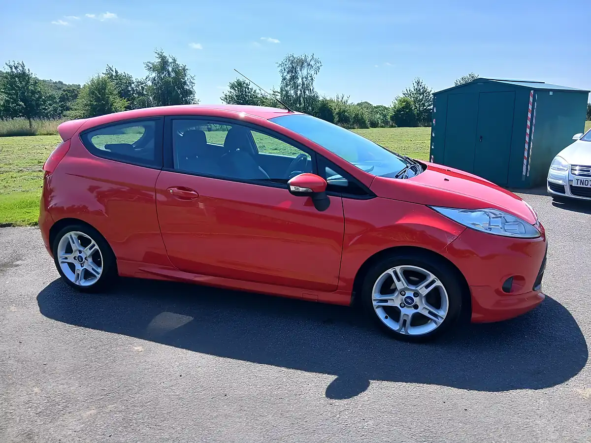 Used 2012 Ford Fiesta Zetec S Red - Interior and Exterior details 7
