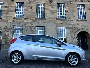 Used 2012 Ford Fiesta Zetec Silver - Interior and Exterior details 10