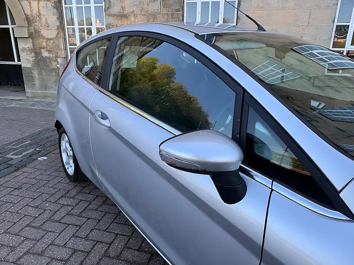 Used 2012 Ford Fiesta Zetec Silver - Interior and Exterior details 12