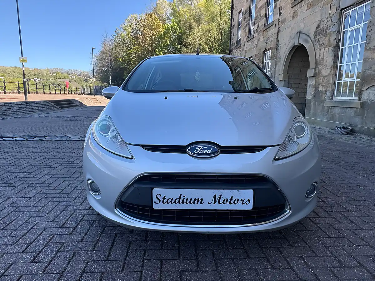 Used 2012 Ford Fiesta Zetec Silver - Interior and Exterior details 13
