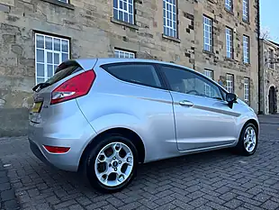 Used 2012 Ford Fiesta Zetec Silver - Interior and Exterior details 20