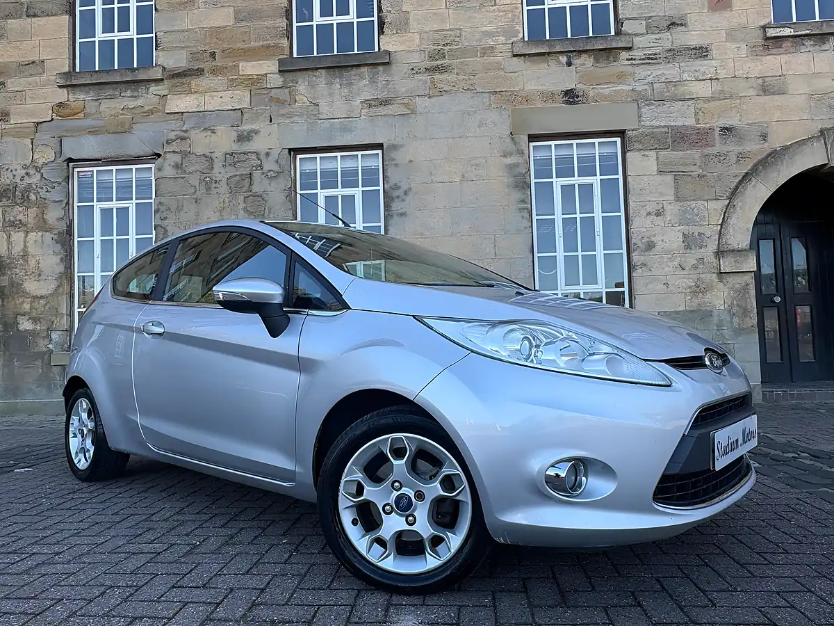 Used 2012 Ford Fiesta Zetec Silver - Interior and Exterior details 4