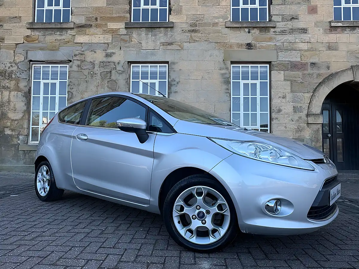Used 2012 Ford Fiesta Zetec Silver - Interior and Exterior details 6