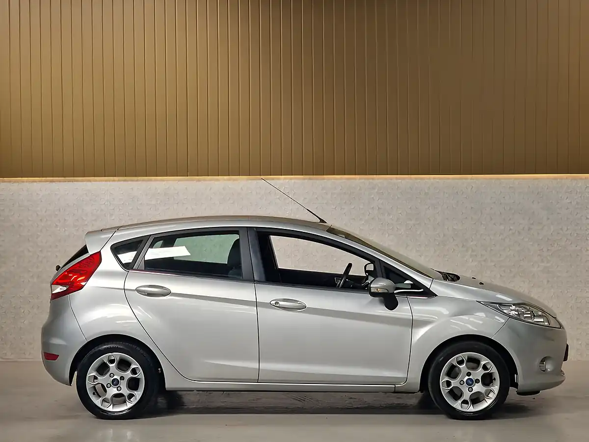 Used 2012 Ford Fiesta Zetec Silver - Interior and Exterior details 13