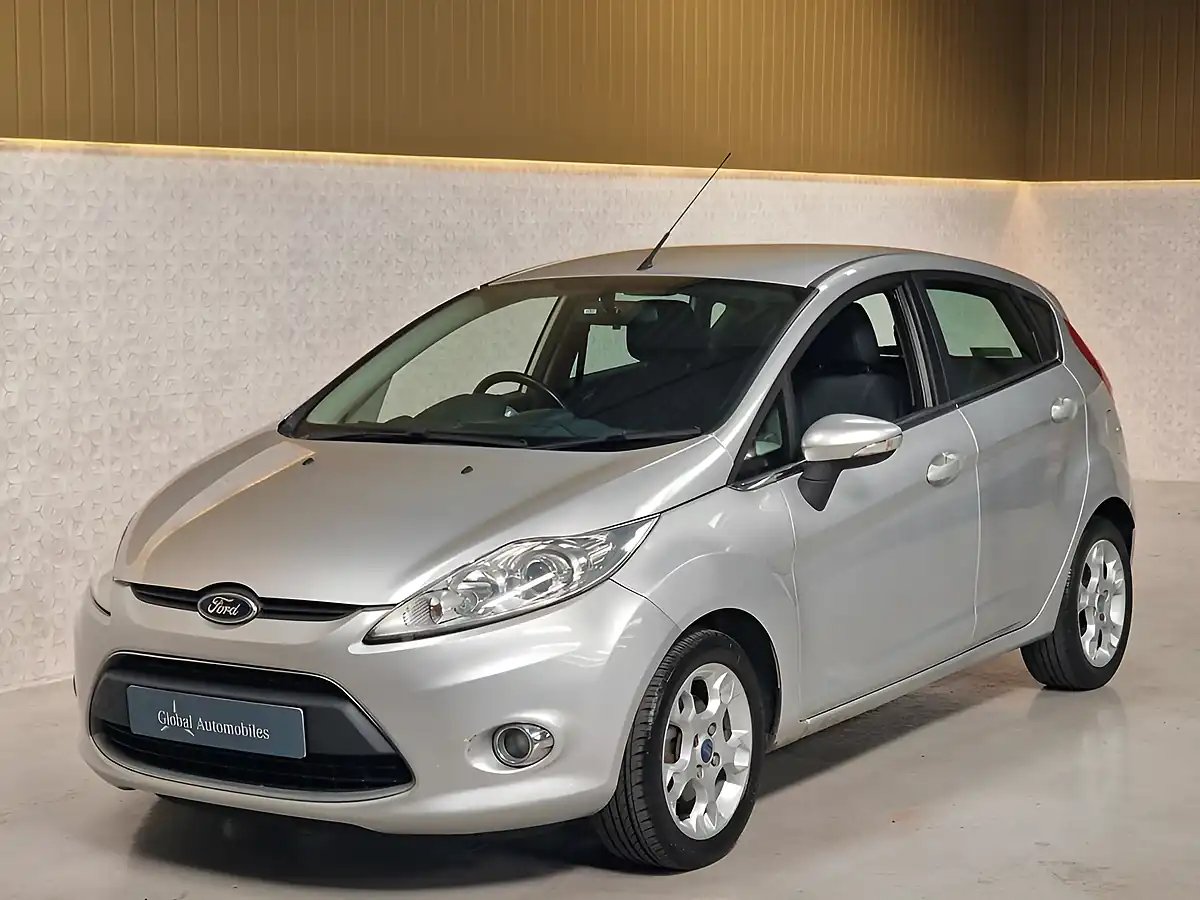 Used 2012 Ford Fiesta Zetec Silver - Interior and Exterior details 16