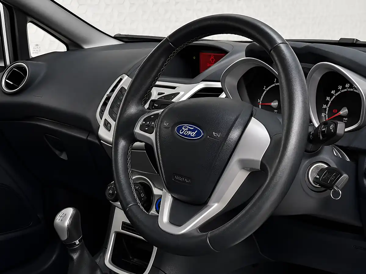 Used 2012 Ford Fiesta Zetec Silver - Interior and Exterior details 19