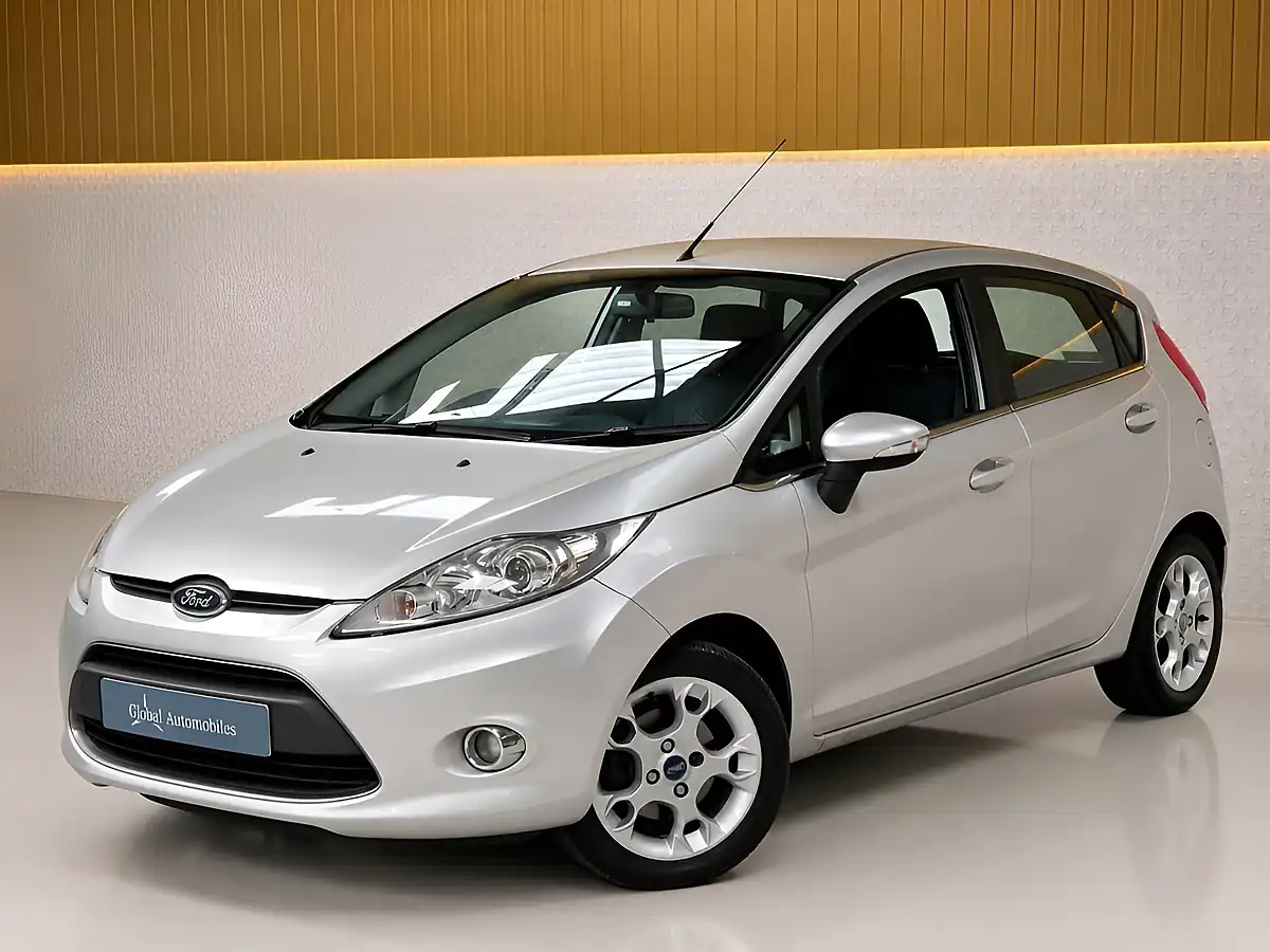 Used 2012 Ford Fiesta Zetec Silver - Interior and Exterior details 6