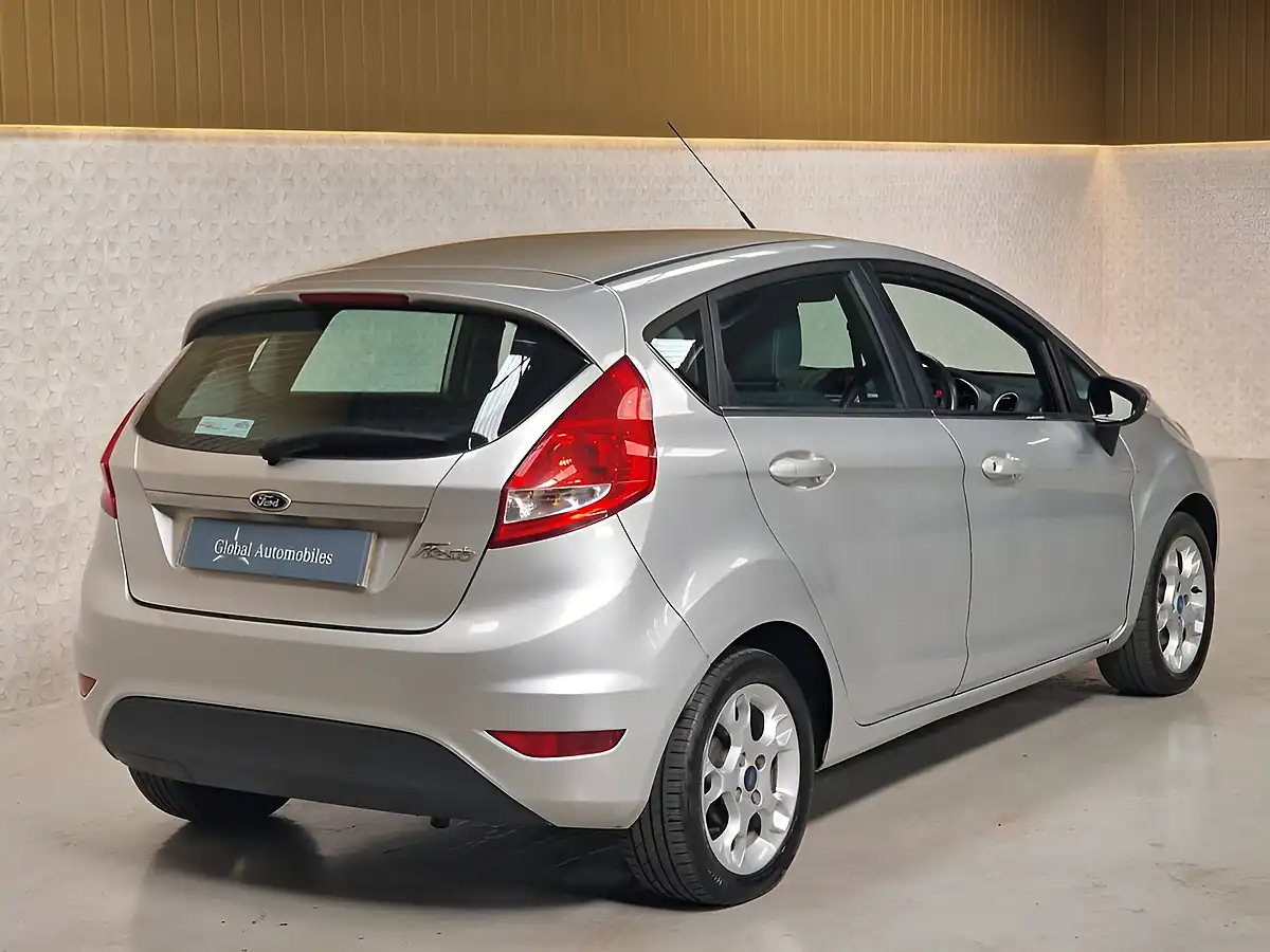 Used 2012 Ford Fiesta Zetec Silver - Interior and Exterior details 7
