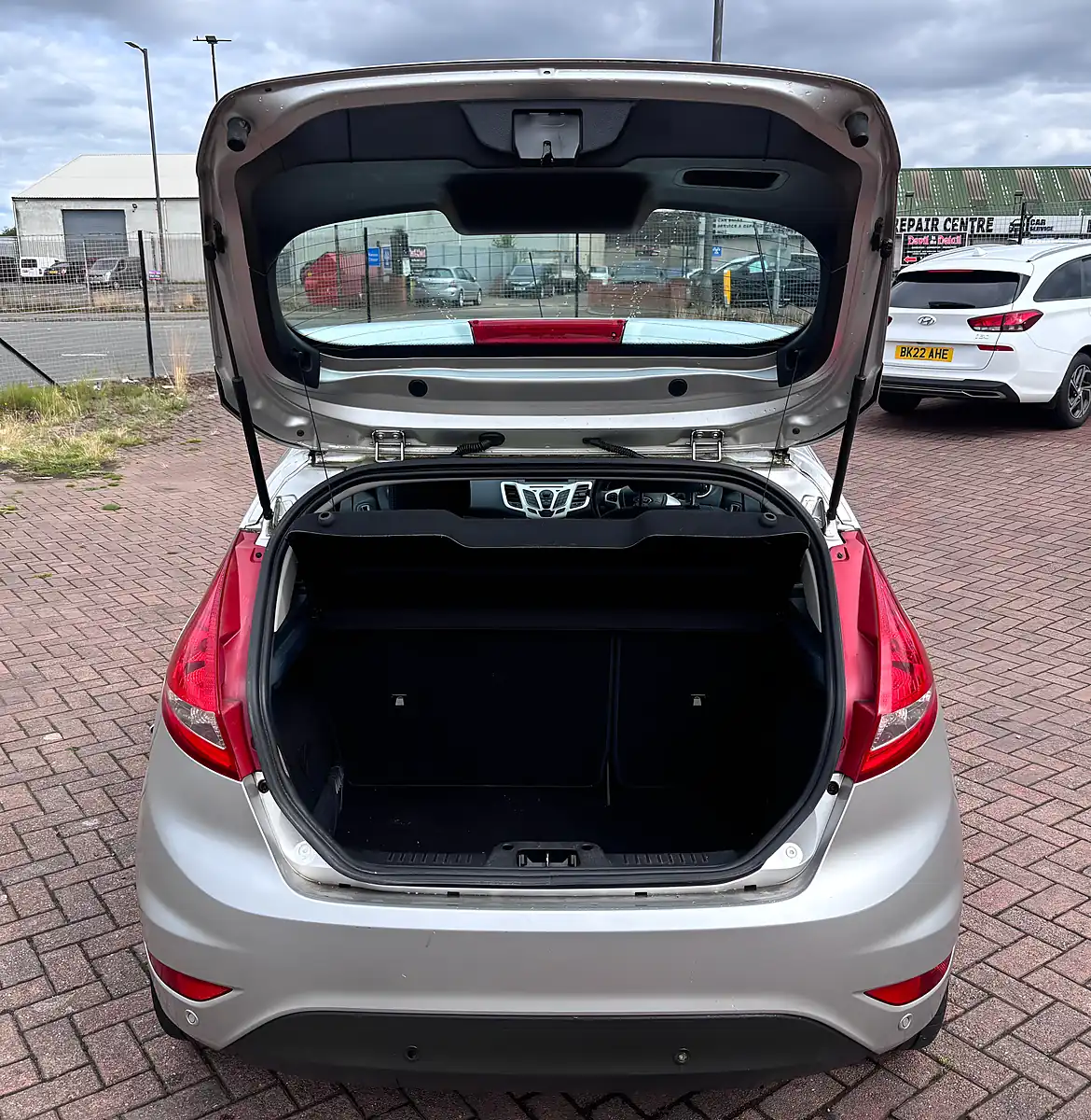 Used 2012 Ford Fiesta Zetec Silver - Interior and Exterior details 12