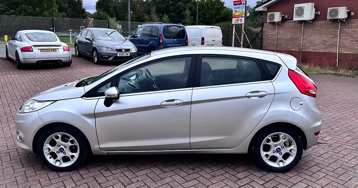 Used 2012 Ford Fiesta Zetec Silver - Interior and Exterior details 2