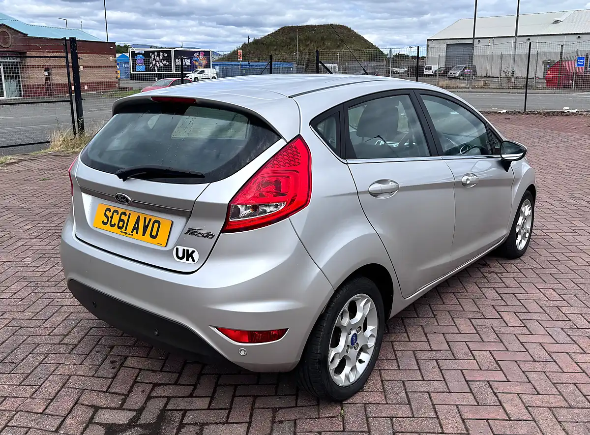 Used 2012 Ford Fiesta Zetec Silver - Interior and Exterior details 3