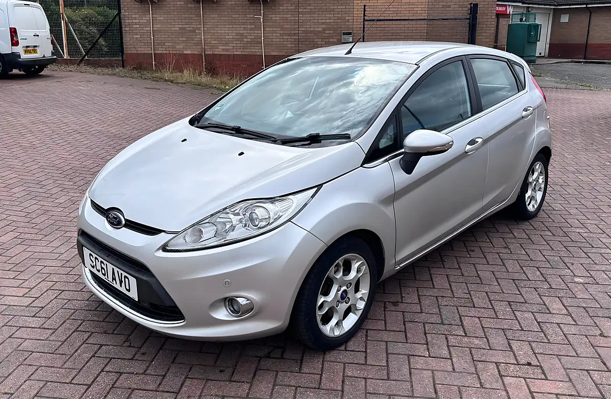 Used 2012 Ford Fiesta Zetec Silver - Interior and Exterior details 8