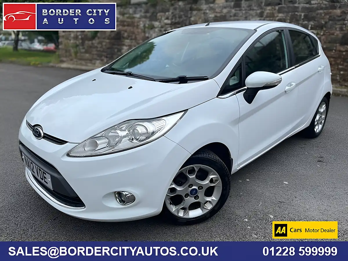 Used 2012 Ford Fiesta Zetec White - Front View