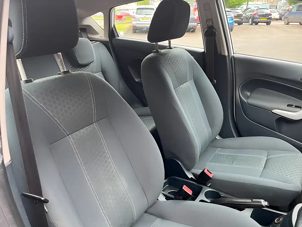 Used 2012 Ford Fiesta Zetec White - Interior and Exterior details 14
